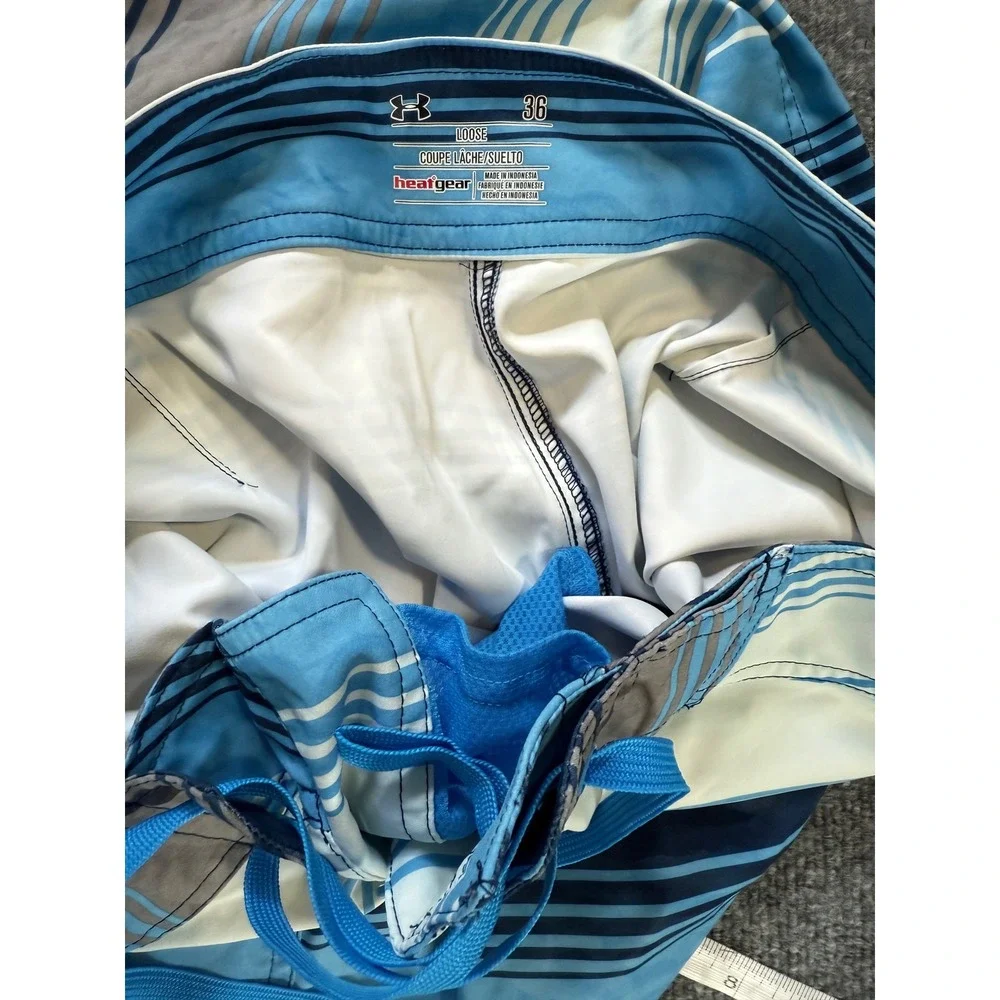 Under Armour HeatGear Board Shorts Size 36 Blue White Striped Swim EUC